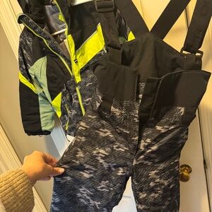 Obermeyer Snowpants size 5 boys